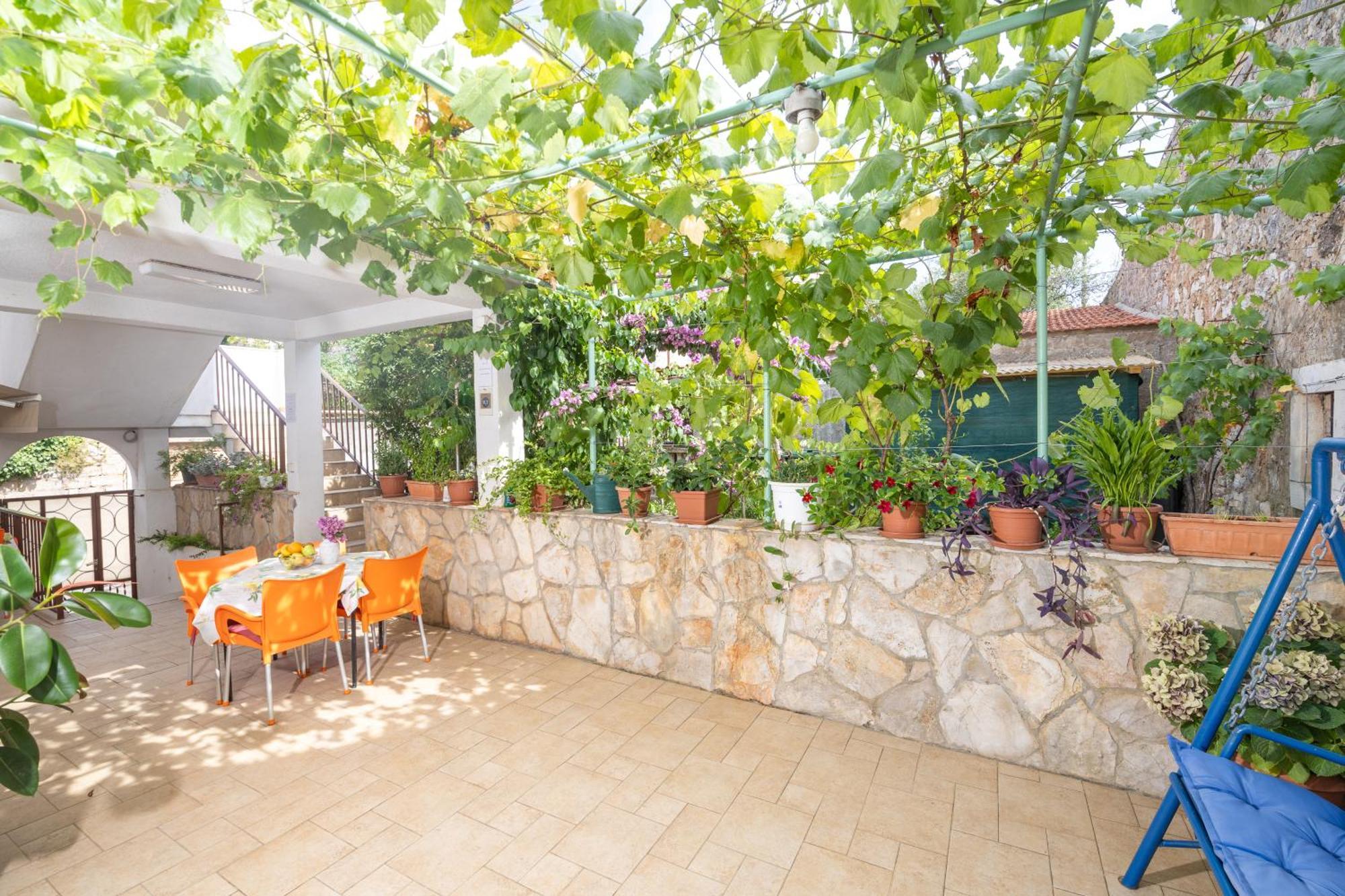 Apartments Damjanic Jerko Vrboska Exterior photo